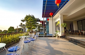 Cafe Terrace
